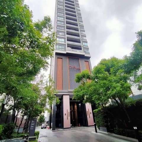 The Signature Saphan Khwai condominium exterior, Bangkok